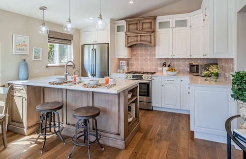 East Mesa Apartment | Bougainvillea Retreat - Mediterranean Retreat Near the Beach