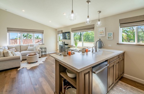 East Mesa Apartment | Bougainvillea Retreat - Mediterranean Retreat Near the Beach