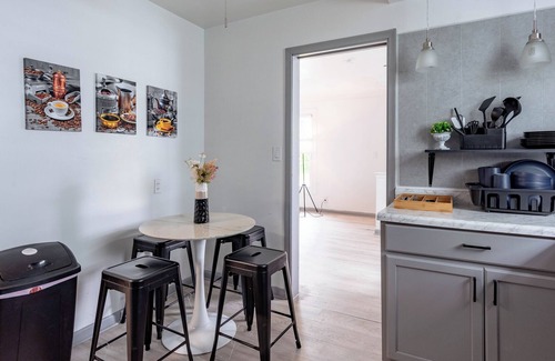 Detroit House | Bougie 3qB Bungalow! long stays welcome n10mins/Downtown Detroit -pet friendly n
