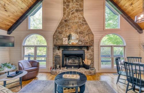My Mountain House | Bougie Bungalow - Cozy Cabin on 2 Acres