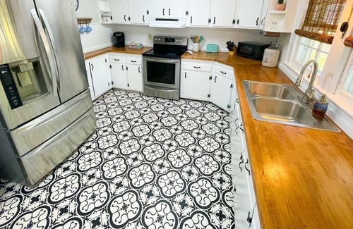 Swansboro House | Boujee Boro, newly remodeled and furnished cottage, walking distance to downtown