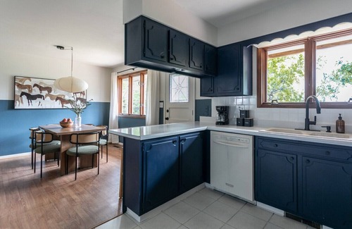 South Boulder House | Boulder Basecamp – 6BR Home w/Deck & Views
