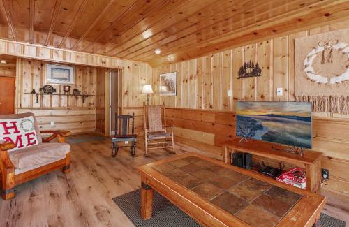 Boulder Bay House | Boulder Bay Lakefront Getaway - Across the street from the lake and Boulder Bay Park!