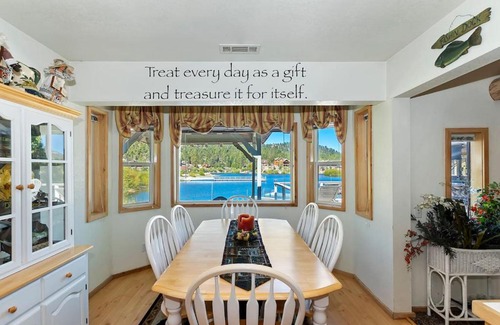Boulder Bay House | Boulder Bay Waterfront Breeze