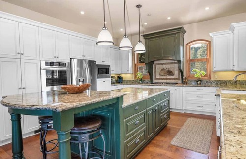 Boulder Bay House | Boulder Cove Lakefront Estate Kayaks & SUP