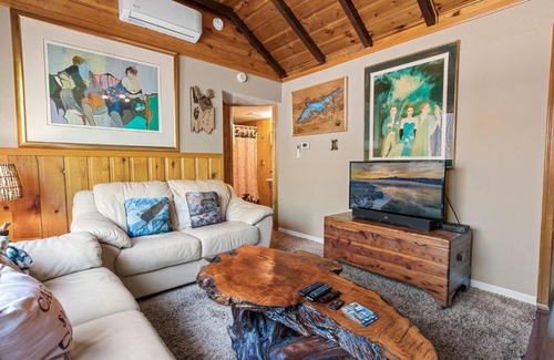 Boulder Bay House | Boulder Pines - Walk to lake and Boulder Bay park at those cozy location!