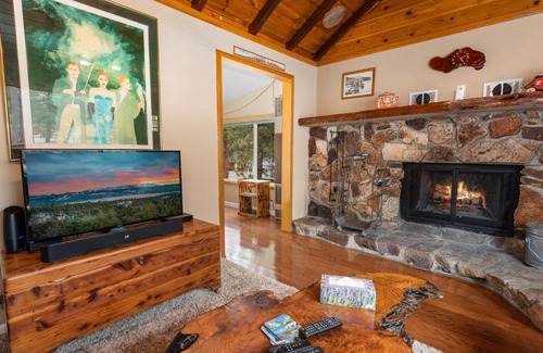 Boulder Bay House | Boulder Pines - Walk to lake and Boulder Bay park at those cozy location!
