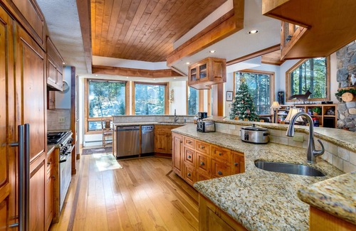 Boulder Ridge House | Boulder Ridge Lodge: Huge Ski-In Home, Sleeps 16