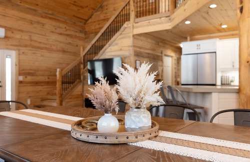 Longville Cabin | Boulder Ridge - Private Rustic 3BR Cabin