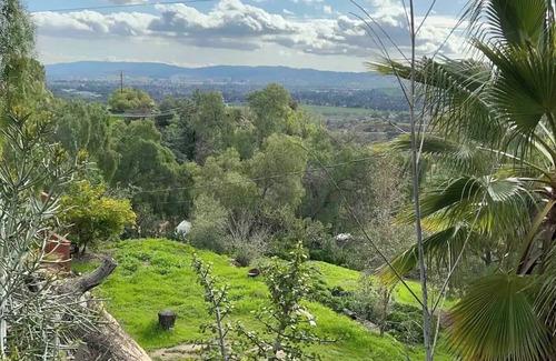 Canoga Park House | Boulders Views,Patio, peaceful No taxes added arean