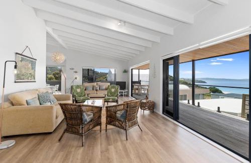 Langs Beach House | Boulevard Beauty - Langs Beach Holiday Home