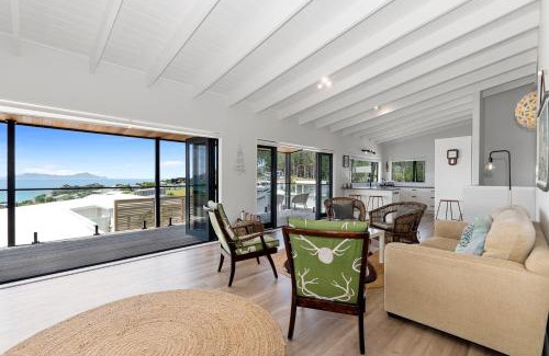 Langs Beach House | Boulevard Beauty - Langs Beach Holiday Home