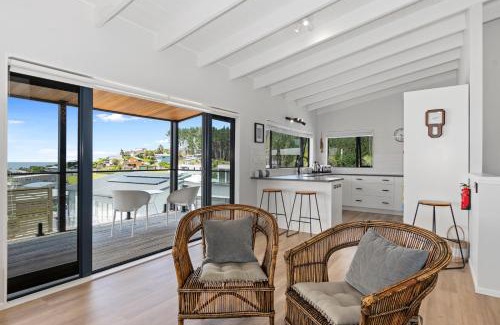 Langs Beach House | Boulevard Beauty - Langs Beach Holiday Home