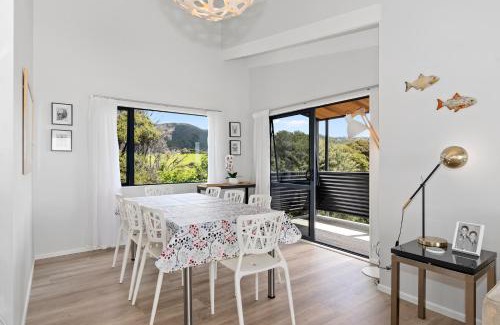 Langs Beach House | Boulevard Beauty - Langs Beach Holiday Home