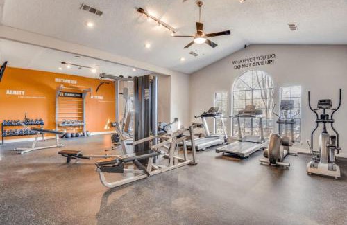 Irving Apartment | Boulevard Stays Quiet 1BR King Suite Pool Gym Parking 01