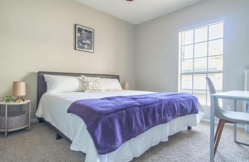 Irving Apartment | Boulevard Stays Quiet 1BR King Suite Pool Gym Parking 02