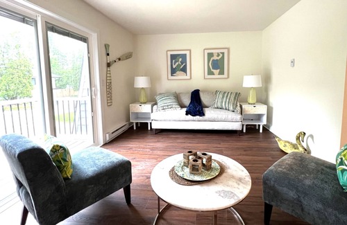Lake Geneva Apartment | *Bounce to the Beach* Downtown Lake Geneva