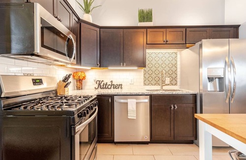 Germantown House | Bourbon Belle- A Germantown Favorite! Priv Parking