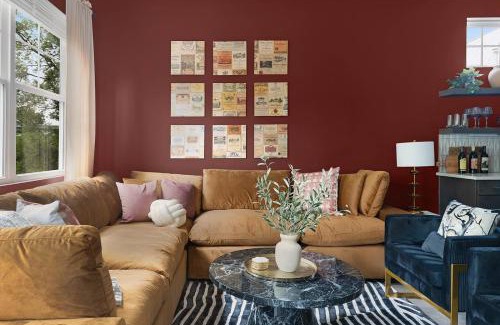 Katie Hill Neighborhood House | Bourbon & Bubbles - Rooftop Hot Tub & Speakeasy