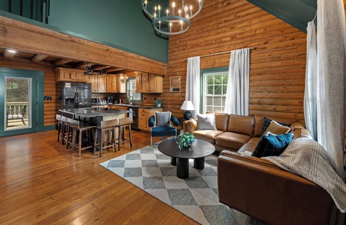 Nazareth Cabin | Bourbon Country Cabin - Game Room, Fire Pit, and Hot Tub!