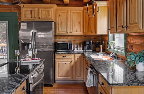 Nazareth Cabin | Bourbon Country Cabin - Game Room, Fire Pit, and Hot Tub!
