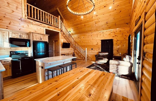 Harrodsburg Cabin | Bourbon Retreat With Hot Tub 9