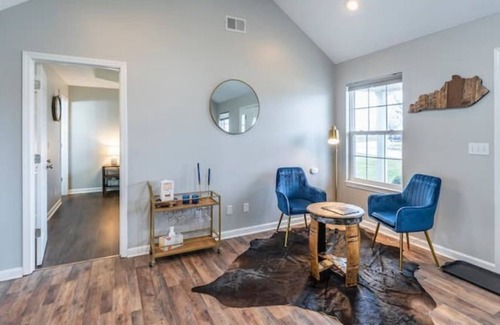 Lawrenceburg House | Bourbon Trail HotTub Dog friendly 3BR