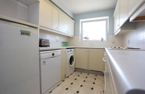 Bournemouth Apartment | BOURNECOAST: PANORAMIC SEA VIEWS of Bournemouth Bay - BALCONY - WIFI - FM1410