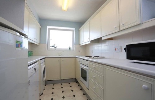 Bournemouth Apartment | BOURNECOAST: PANORAMIC SEA VIEWS of Bournemouth Bay - BALCONY - WIFI - FM1410
