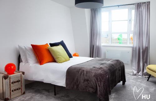Hull Apartment | Boutique 1 Bdrm Duplex Suite on Marina 305