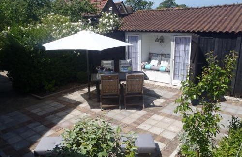 Ritthem Apartment | Boutique Apartment in Ritthem with Terrace