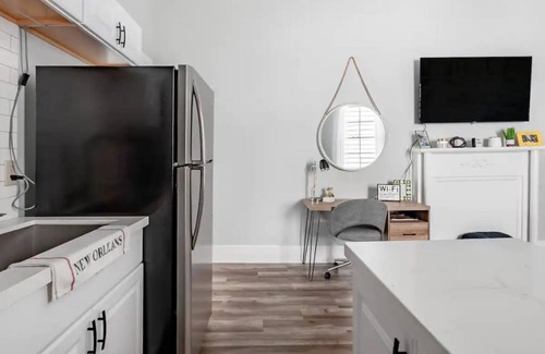 Uptown Historic District Condo | Boutique Artsy Well Lit Retro & Trendy Uptown Tranquility