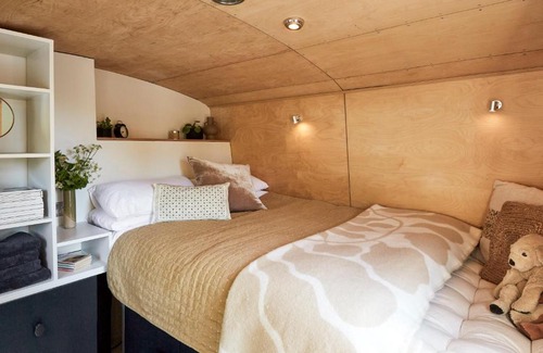 Paddington Boat Rental | Boutique Barges