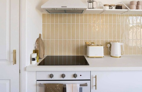 Margate Apartment | Boutique Central Margate Apartment - Edge of Old Town!