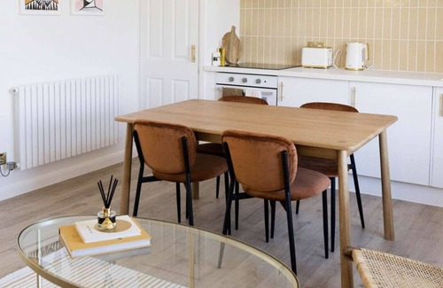 Margate Apartment | Boutique Central Margate Apartment - Edge of Old Town!