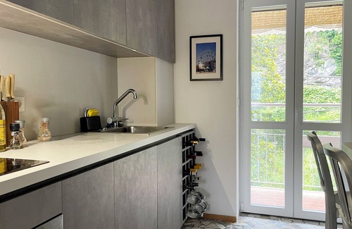 Como Apartment | Boutique designer apartment with lake view and large terrace