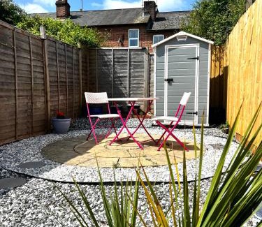 Reading House | Boutique Double Room in Terrace Home - University Hospital City Centre