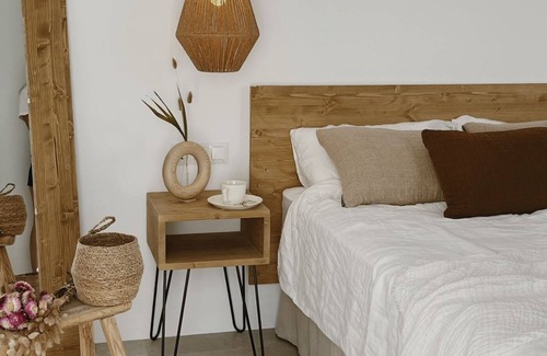 San Ambrosio House | Boutique Guesthouse By La Judería de Vejer | Salina Deluxe with balcony Room
