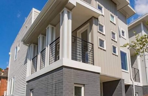 Chestnut Hill House | Boutique Hideaway near the Gulch, 12th South, WeHo, Downtown - All Right at Your Doorstep!