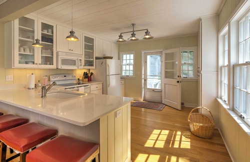 Ephraim House | Boutique Home in Door County w/Eagle Harbor Views