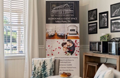 Tellico Plains Hotel | Boutique Inn, The Byrum Room 3B, Minutes from The Cherohala Skyway