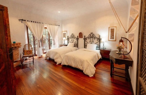 Antigua Guatemala Bed & Breakfast | Boutique Jazmin Stay, Pool in Antigua