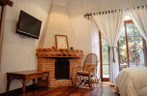 Antigua Guatemala Bed & Breakfast | Boutique Jazmin Stay, Pool in Antigua