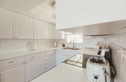 Orange Lake Village House | Boutique Largo Bungalow: Just mins to Gulf beaches! Beach gear provided!