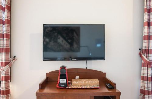 Ferrara House | Boutique Rooms 3 0
