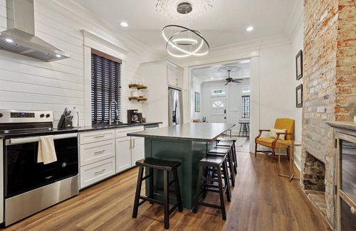 Tulane - Gravier House | Boutique Shotgun Near NOLA Main Attractions