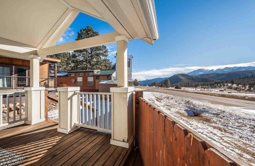 Woodland Park House | Boutique TinyHome w/Direct View of PikesPeak!