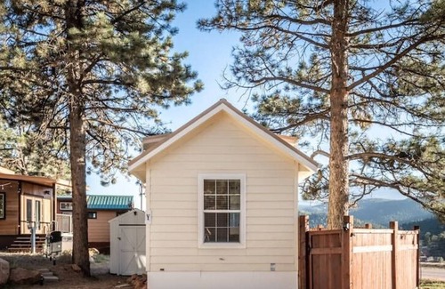 Woodland Park House | Boutique TinyHome w/Direct View of PikesPeak!