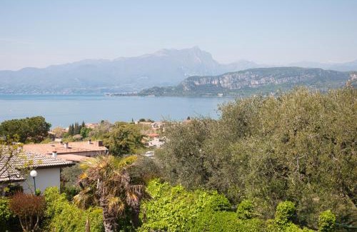 Cisano Apartment | Boutiqueloft Vista