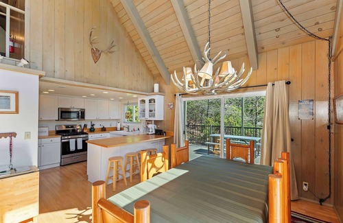 Lake Arrowhead House | Bow N Arrow Lodge For 8!